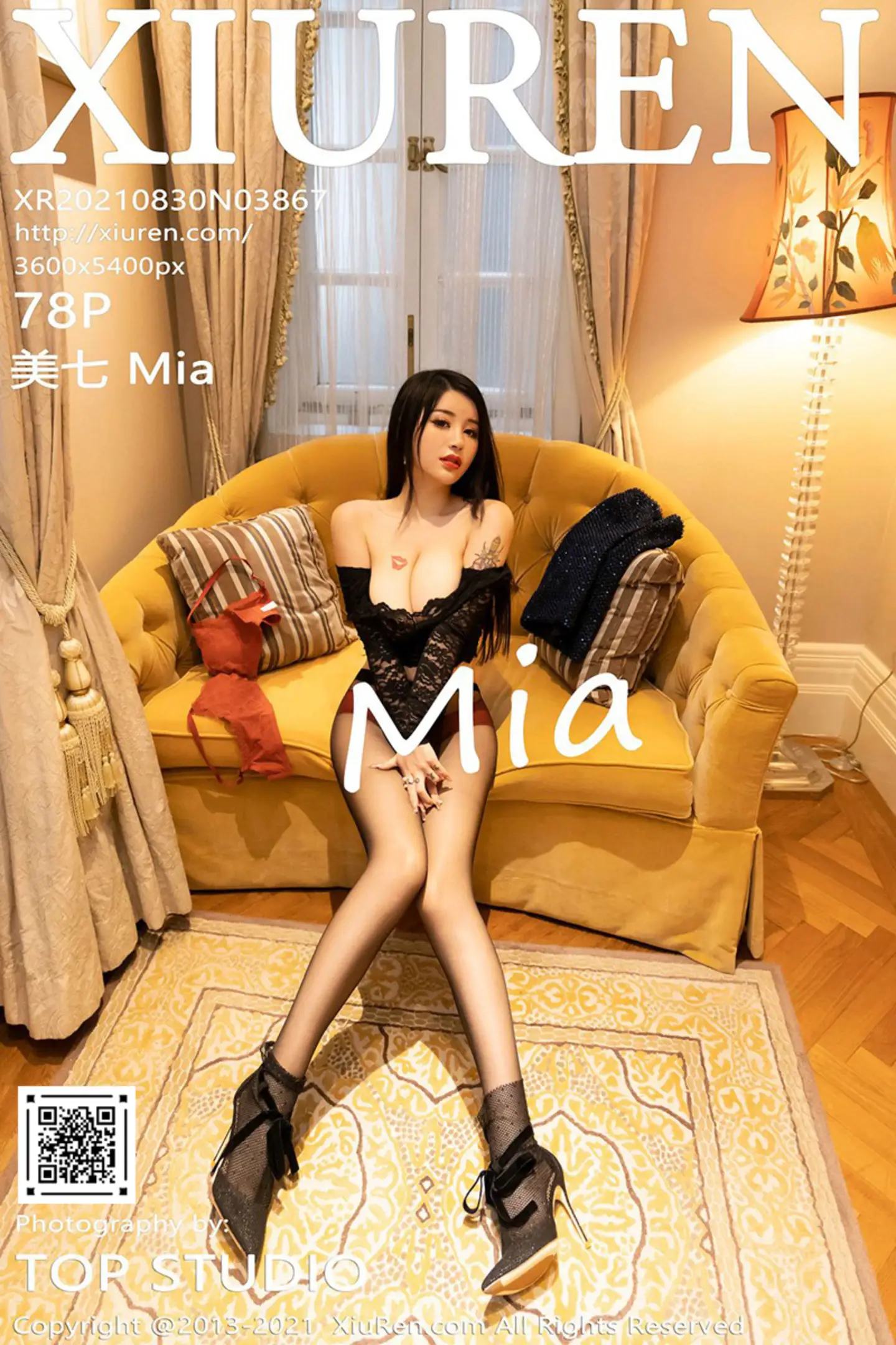 [XiuRen秀人网]VOL.3867 模特美七Mia黑色缕空服饰配黑丝裤袜半脱秀丰满身材诱惑写真78P-秀人网官方网站